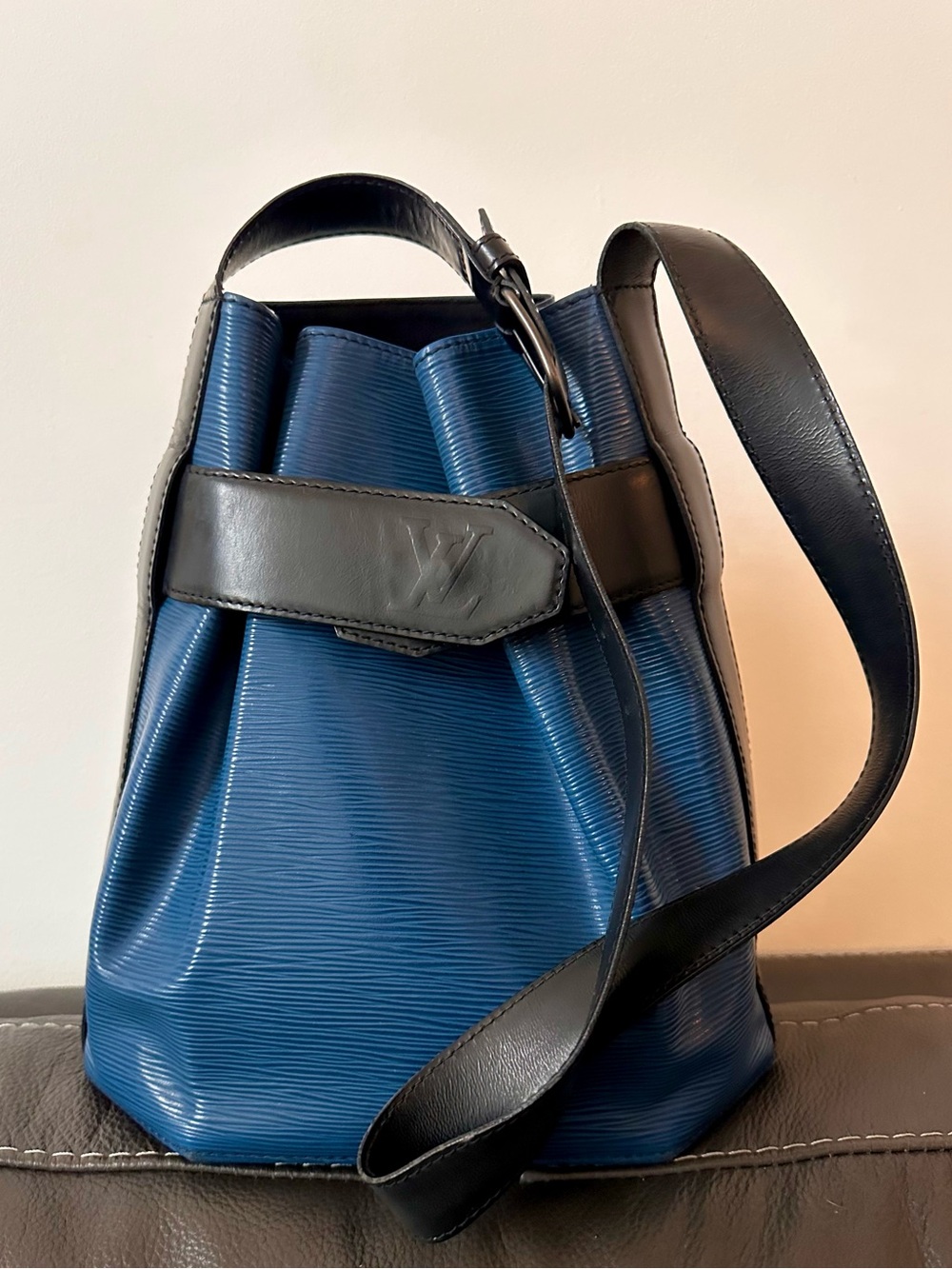 Louis Vuitton Blue Epi Leather Sac D’Epaule Vintage Bucket Bag